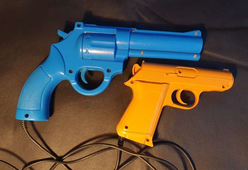 Vintage Kanomi The Justifier Blue Lethal Weapon Gun Controller & Orange Panther Pistol Controller
