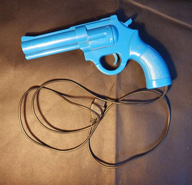 Vintage Kanomi The Justifier Blue Lethal Weapon Gun Controller & Orange Panther Pistol Controller