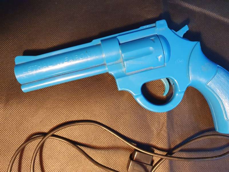 Vintage Kanomi The Justifier Blue Lethal Weapon Gun Controller & Orange Panther Pistol Controller
