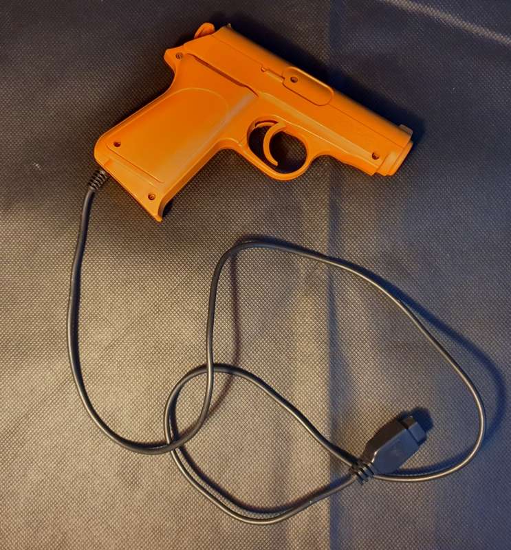 Vintage Kanomi The Justifier Blue Lethal Weapon Gun Controller & Orange Panther Pistol Controller