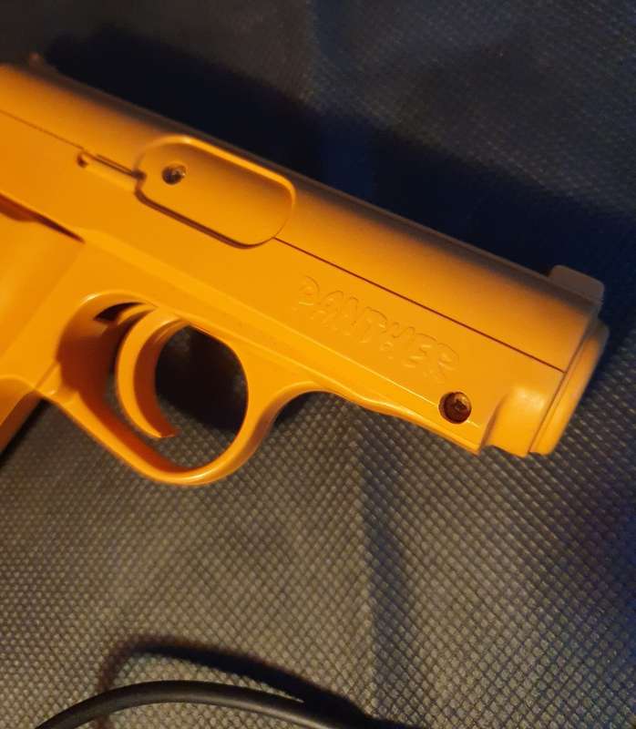 Vintage Kanomi The Justifier Blue Lethal Weapon Gun Controller & Orange Panther Pistol Controller