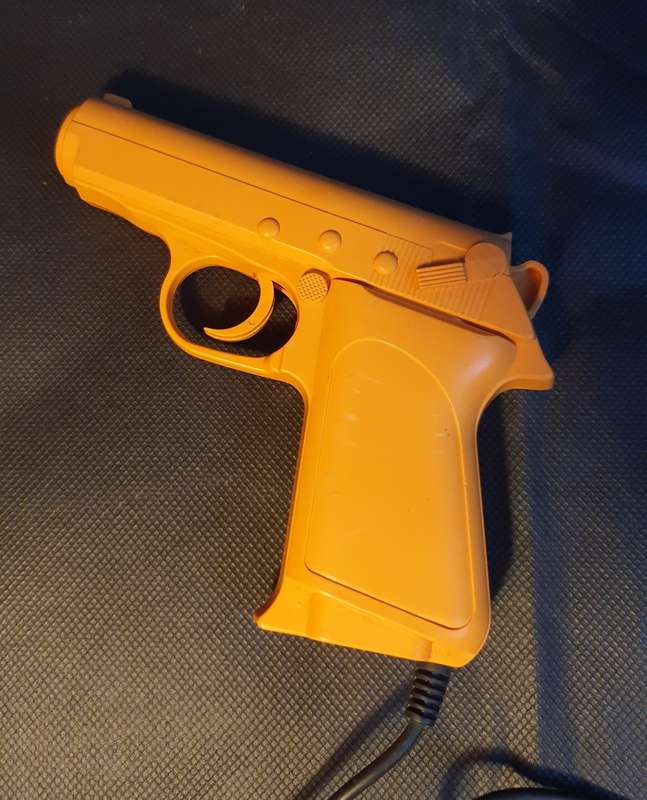 Vintage Kanomi The Justifier Blue Lethal Weapon Gun Controller & Orange Panther Pistol Controller
