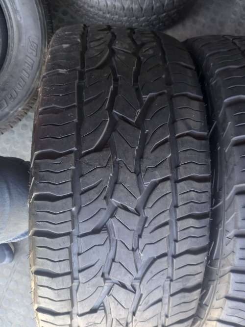 285/50/20 × 2 Dunlop Grandtrak AT5.