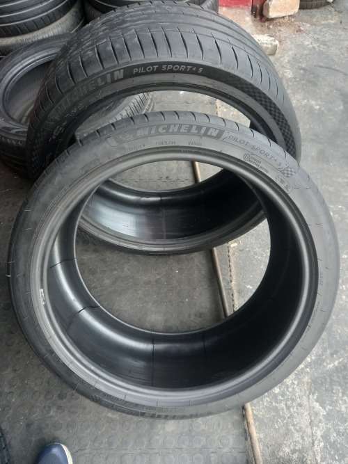 285/35/22 Michelin pilot sport S. 80% life