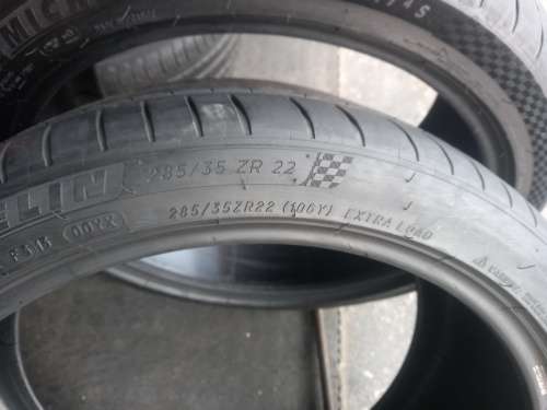 285/35/22 Michelin pilot sport S. 80% life