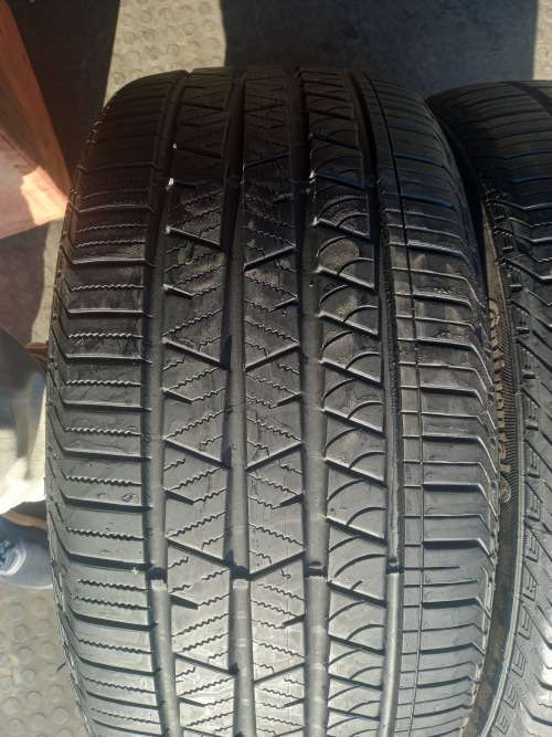 275/40/22 Continental ContiCross. 90% life