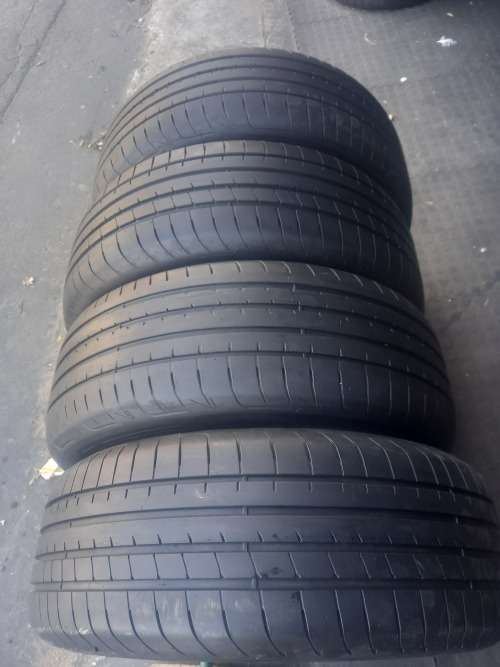 235/60/18 Goodyear Eagle Suv. 75% life