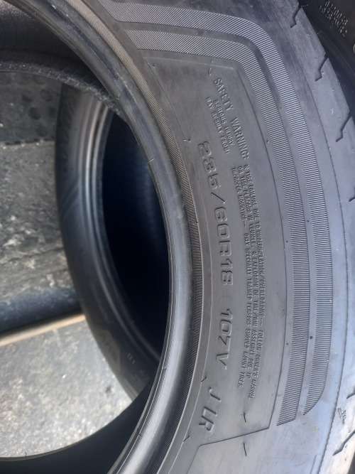 235/60/18 Goodyear Eagle Suv. 75% life