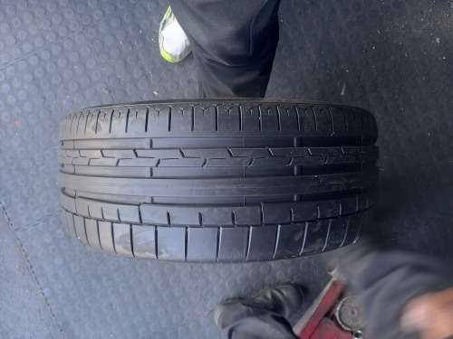 225/35/19 Continental tyre. Non runflat tyre. 90%