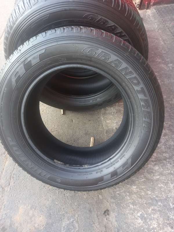 265/60/18 Dunlop Grandtrak AT. Excellent Condition