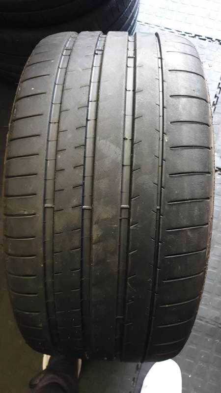 285/30/20 Michelin Pilot Sport. Excellent Condition