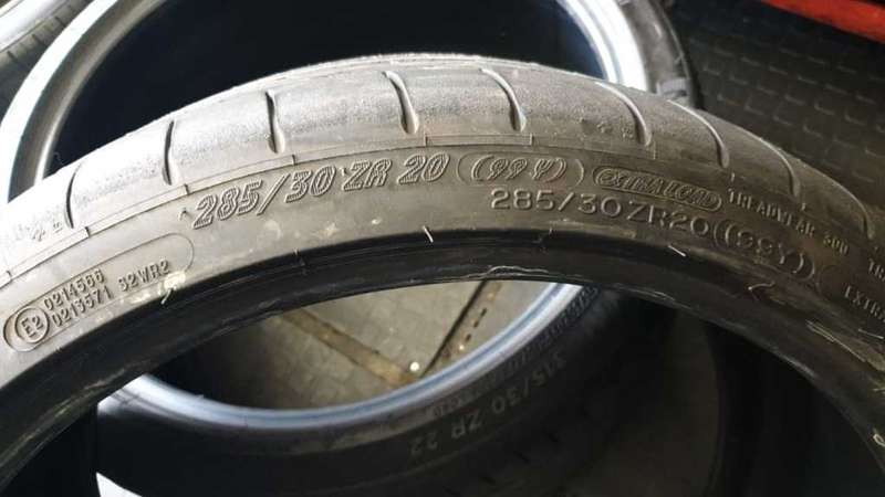 285/30/20 Michelin Pilot Sport. Excellent Condition