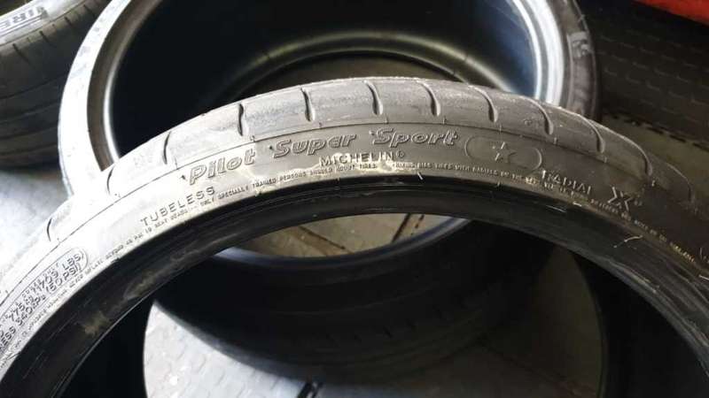 285/30/20 Michelin Pilot Sport. Excellent Condition