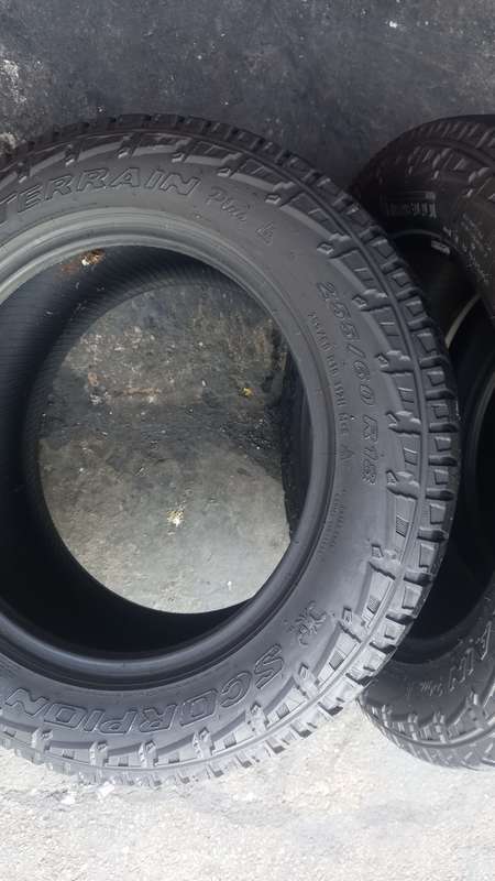 255/60/18 Pirelli Scorpoin All Terrain. 70% life