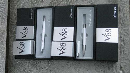 Crazy R1 Start * 5 Parker Vector V88 Pens - White Barrels in gift boxes (1 Bid) No2