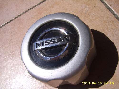 Nissan Hardbody wheelcap