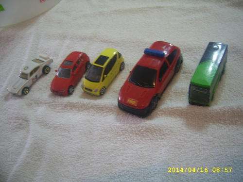Job lot of 5 die cast cars as per picture