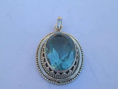 Sterling silver 12 ct blue topaz pendant - thirty (30) days to pay
