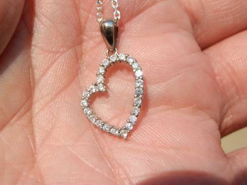 9 ct Gold heart pendant - thirty (30) days to pay