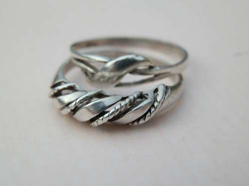 Two vintage sterling silver rings for one bid