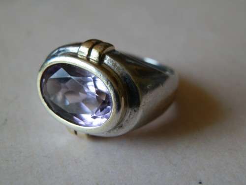 Sterling silver (8.4 g) amethyst ring