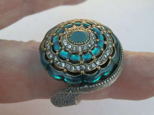 Heavy sterling silver emerald ring, 21.2 g,