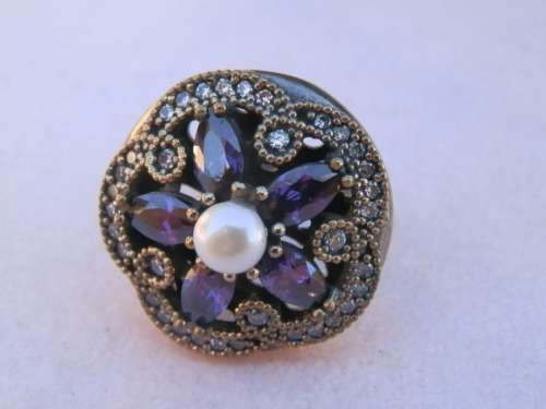 Sterling silver amethyst and pearl ring, 10.7 g.
