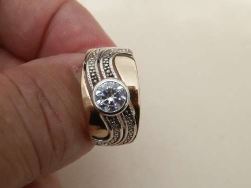 Smashing SOLID 9 ct gold and sterling silver ring - thirty (30) days to pay
