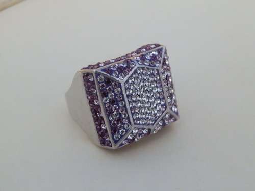 Gorgeous solid sterling silver ring - weight 14.3 g.