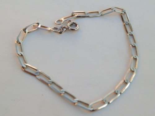 Gorgeous solid 9 ct gold bracelet - weight 2.6 g.  Thirty (30) days to pay