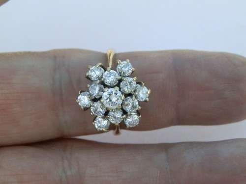 Magnificent vintage JAYEM solid 9 ct gold cluster ring - weight 5.2 g.