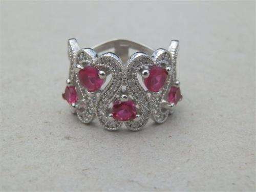 Fabulous solid sterling silver ruby ring - weight 4.82 g.
