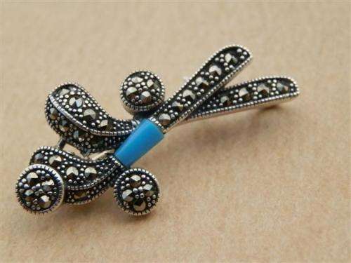 Lovely solid sterling silver hockey pendant/brooch - weight 4.38 g.