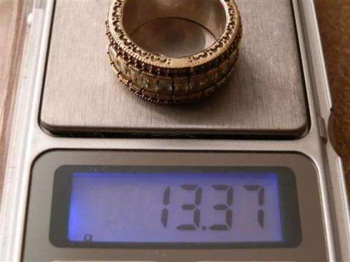 Awesome sterling silver topaz ring - weight 13.37 g.