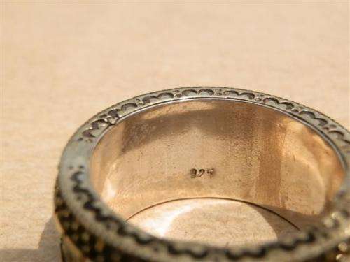 Awesome sterling silver topaz ring - weight 13.37 g.