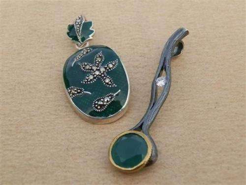Lovely sterling silver pendants - weight 11.27 g.