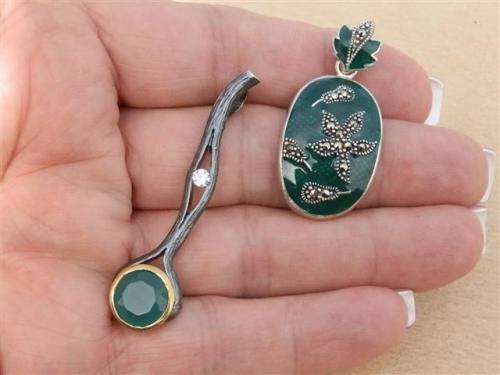 Lovely sterling silver pendants - weight 11.27 g.