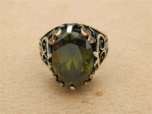 Stunning sterling silver ring - weight 9.27 g.