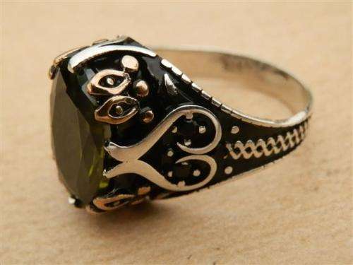 Stunning sterling silver ring - weight 9.27 g.