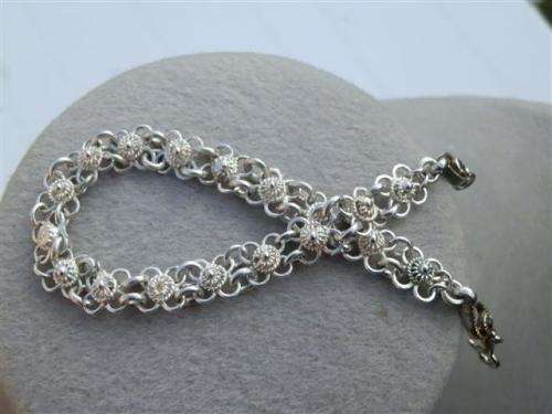 Ravishing solid sterling silver fancy bracelet - weight 8.89 g.