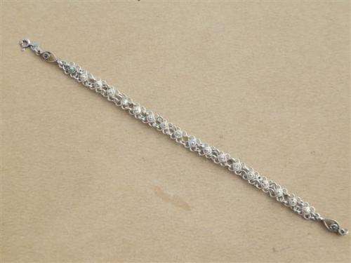 Ravishing solid sterling silver fancy bracelet - weight 8.89 g.