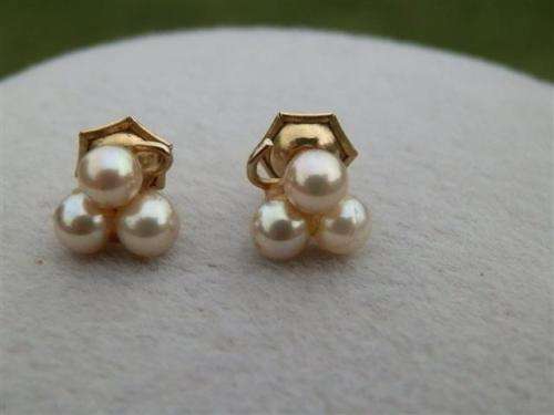 Lovely antique 9 ct gold real sea pearl earrings.