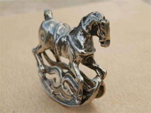 Vintage solid silver Italian rocking horse - weight 15.14 g.