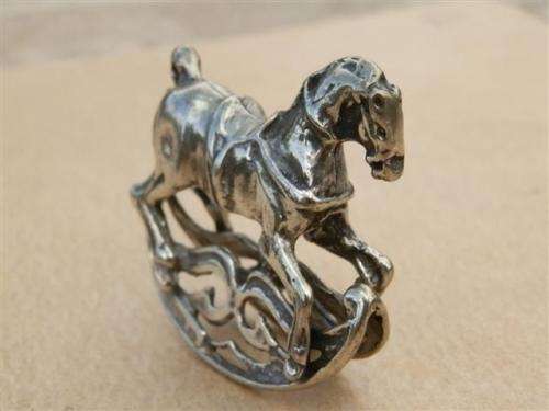 Vintage solid silver Italian rocking horse - weight 15.14 g.