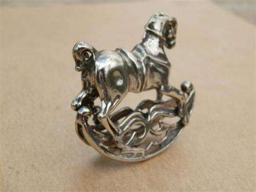 Vintage solid silver Italian rocking horse - weight 15.14 g.