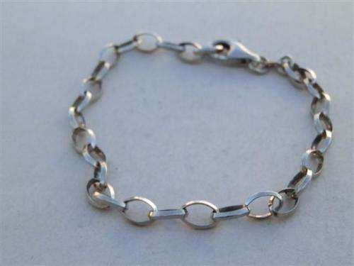 Awesome solid sterling silver rolo bracelet - weight 4.2 g.