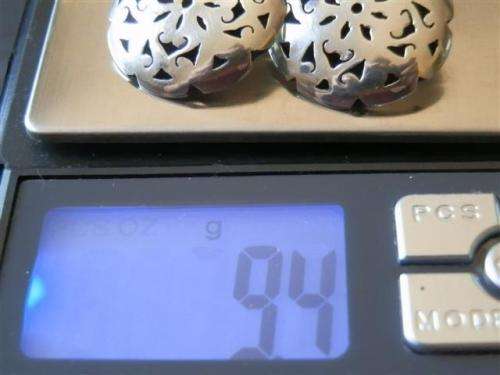 Exquisite vintage solid sterling silver earrings - weight 9.4 g.