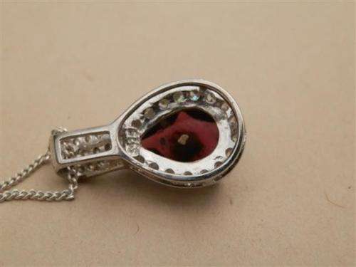 Astonishing solid 9 ct gold and sterling silver natural amethyst pendant and chain - weight 3.30 g.