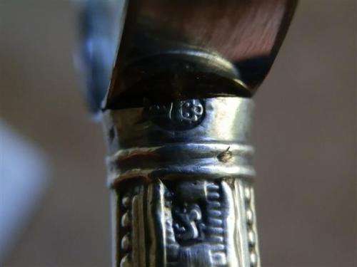 Very nice vintage solid silver magnifying glass, hallmarked.