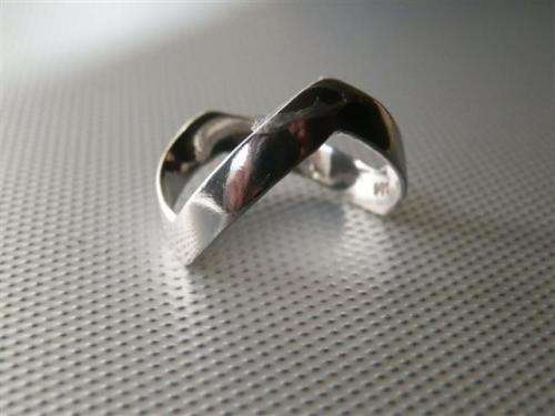 Amazing Solid Sterling Silver Wishbone Ring